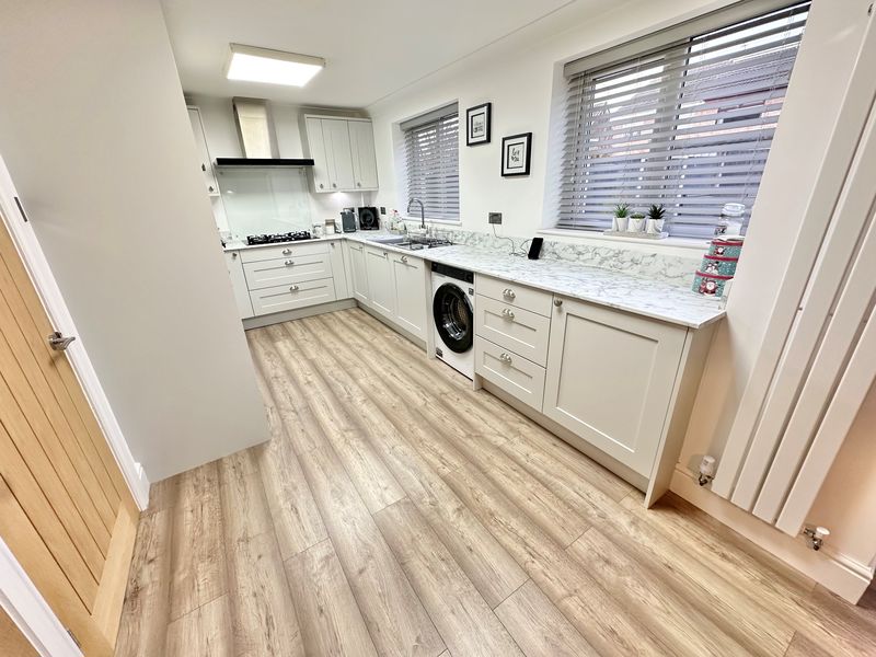 Everest Close Great Sutton